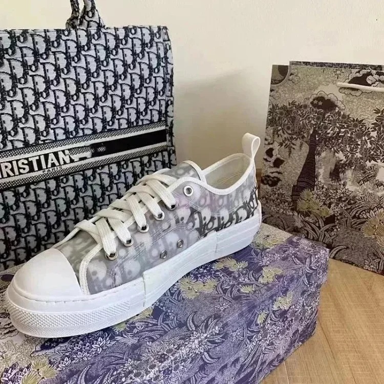 Dior Loafers are shipping normally image 3