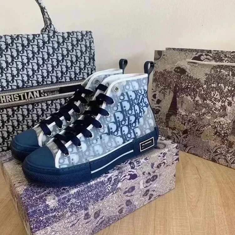 Dior Loafers are shipping normally image 6