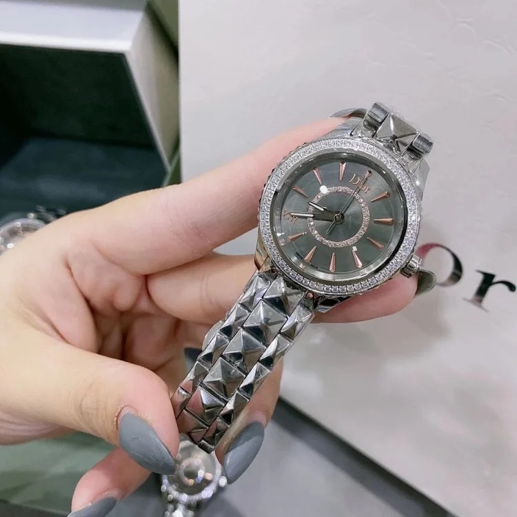 Exclusive 2020 AAA diamond model Dior VIII series women's watch, one-to-one molded women's watch.