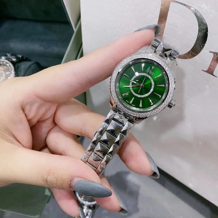 Exclusive 2020 AAA diamond model Dior VIII series women's watch, one-to-one molded women's watch.