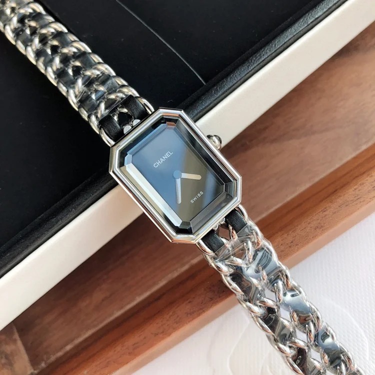 Chinese Valentine's Day gift, Chanel PREMIÈRE ROCK watch