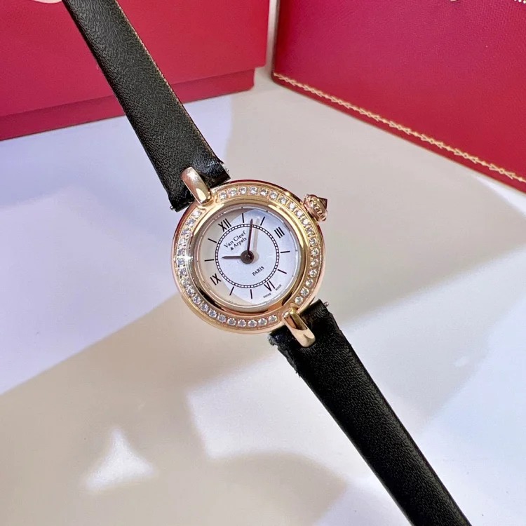 Albemarle Charms Gold Series & Arpels Classic Watch