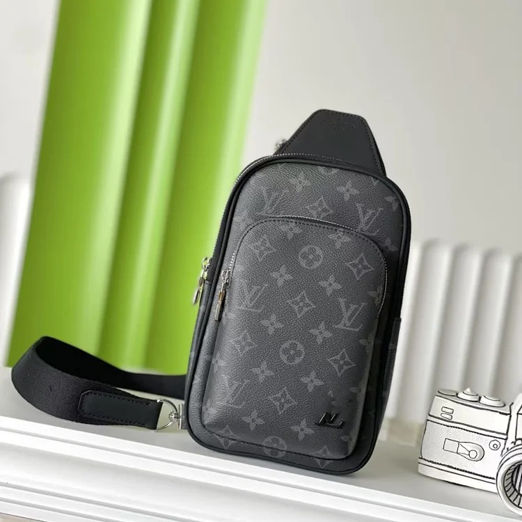 Single shoulder backpack