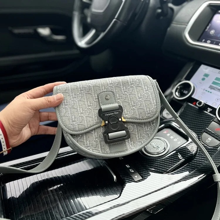 D fashion bags