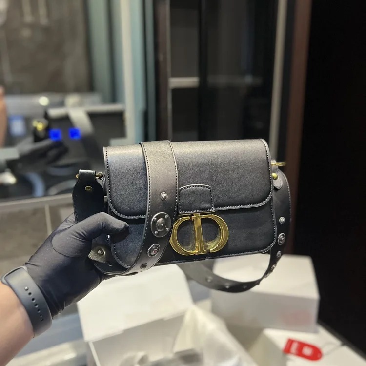 D fashion bags