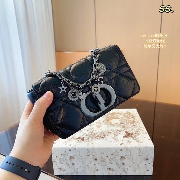 D fashion bags