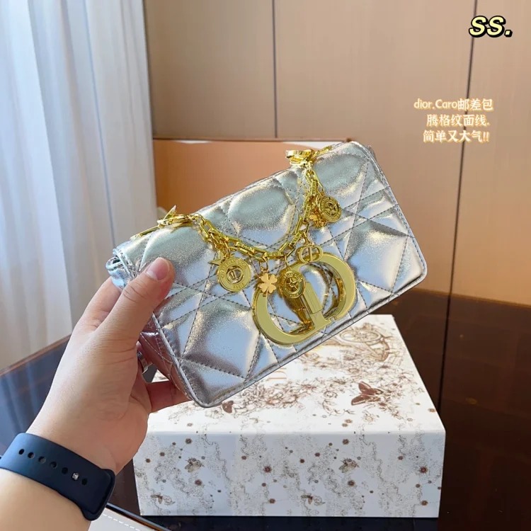 D fashion bags