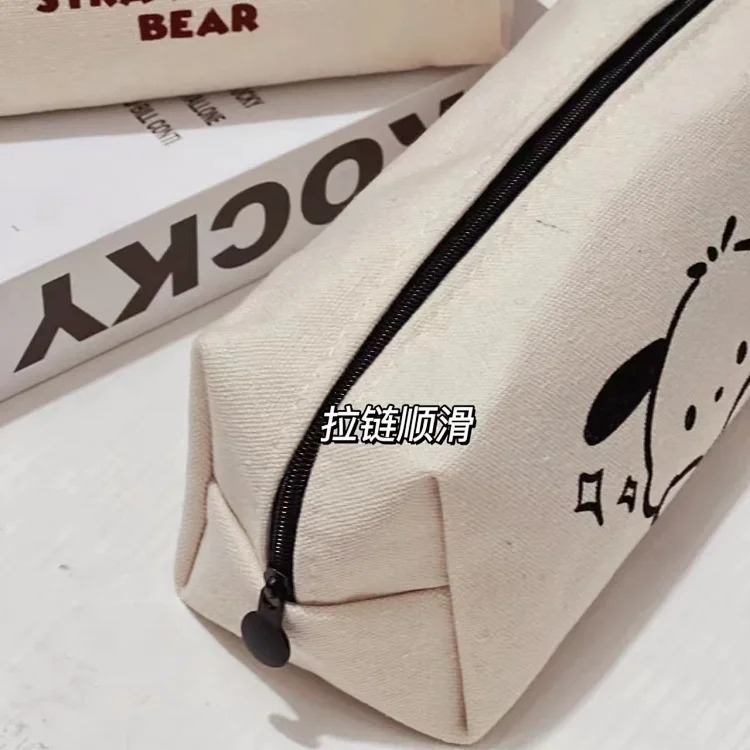 Pen bag simple niche cute strawberry ins junior high school new wholesale American style stain-resistant trendy full box stationery CX