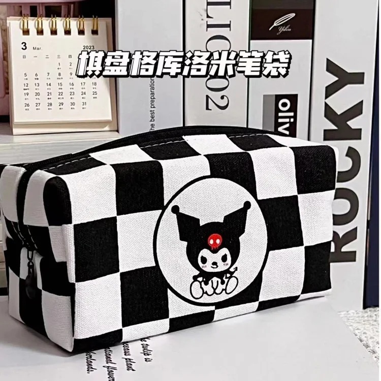 Pen bag simple niche cute strawberry ins junior high school new wholesale American style stain-resistant trendy full box stationery CX