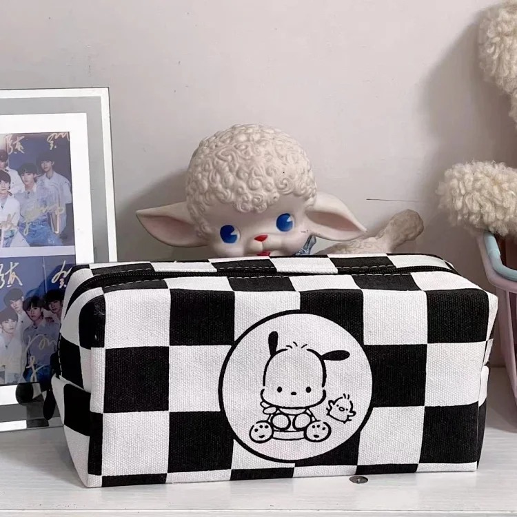 Pen bag simple niche cute strawberry ins junior high school new wholesale American style stain-resistant trendy full box stationery CX