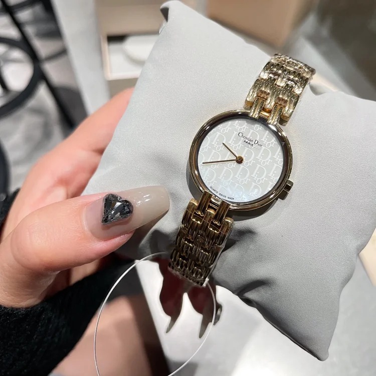Japanese medieval treasure watch ✨ D Austria fashion devil women's watch