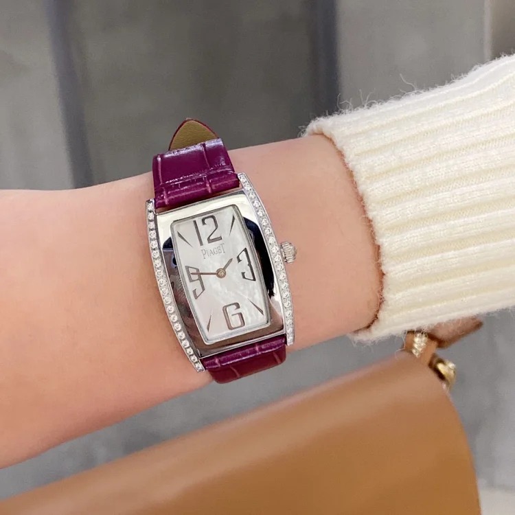 G0A33091 ladies watch, the bucket-shaped case is unique, the unique silk strap is perfectly combined with the original pin buckle, showing a luxurious and fashionable temperament. Original S