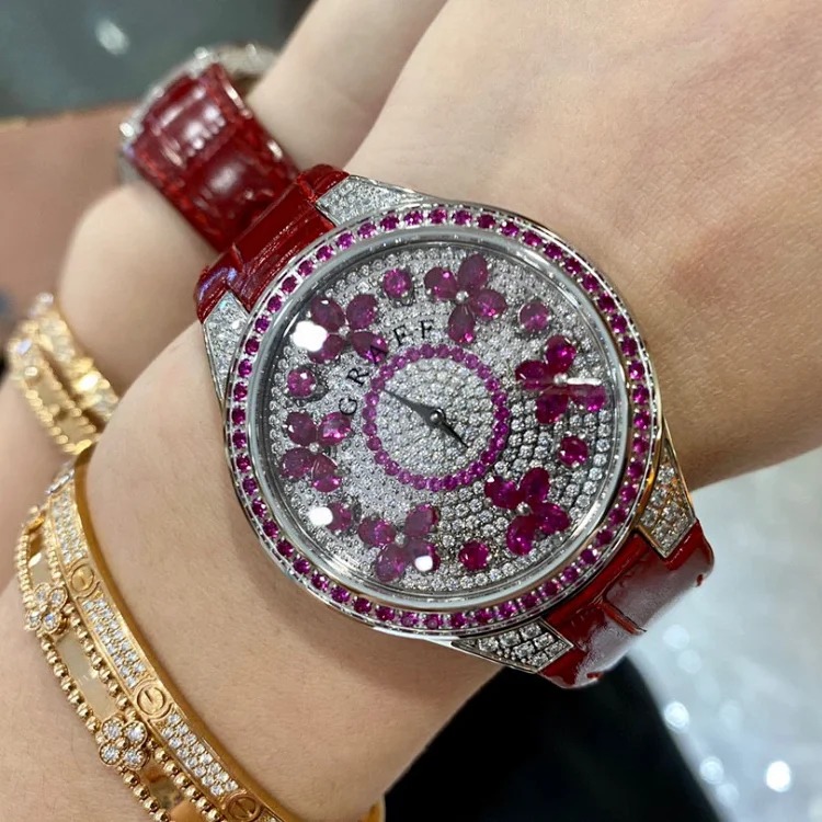Graff flower timeless watch Graff is the leader in high-end jewelry, ever-changing and dazzling.