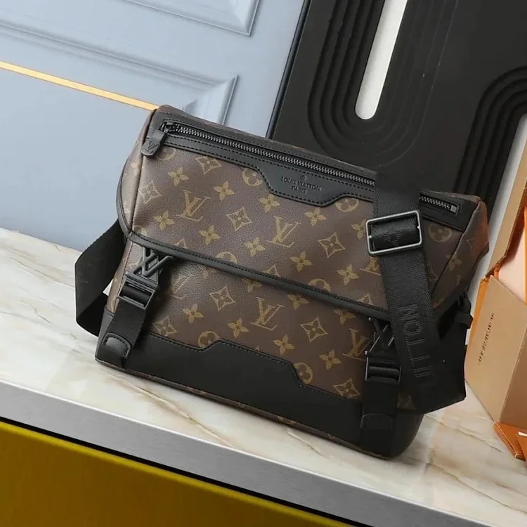 Classic retro fashion crossbody bag waist bag