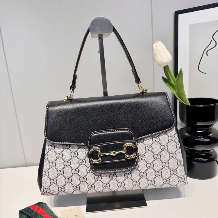 New trendy single-shoulder, multi-functional, large-capacity, fashionable and versatile crossbody bag (plastic film image 3