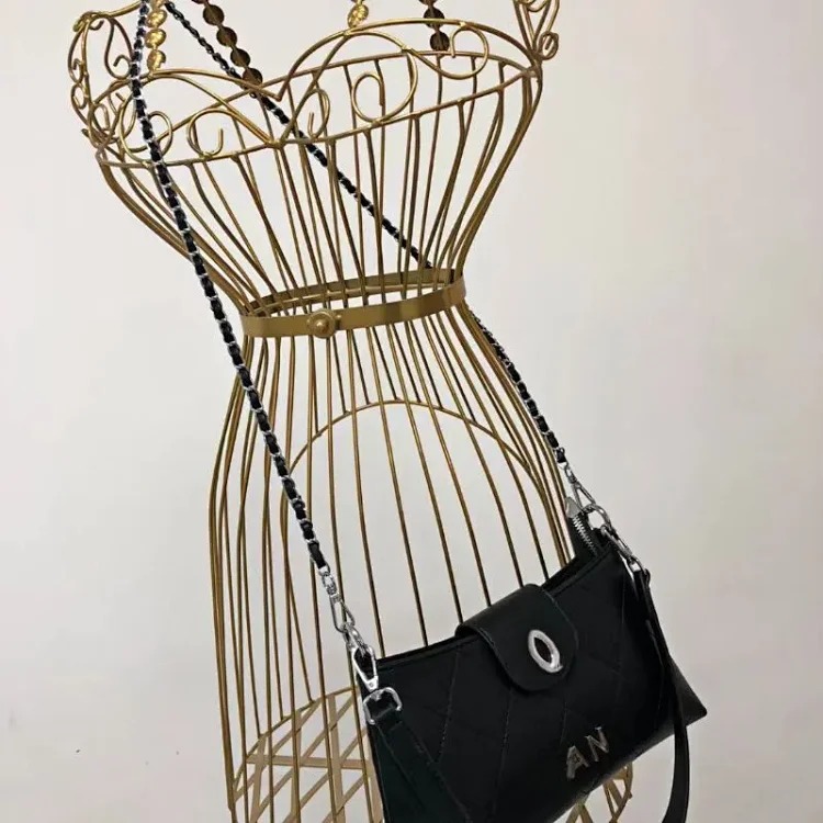 Large-capacity retro commuter chain shoulder bag for women 2024 new autumn and winter armpit bag popular crossbody tote bag trendy