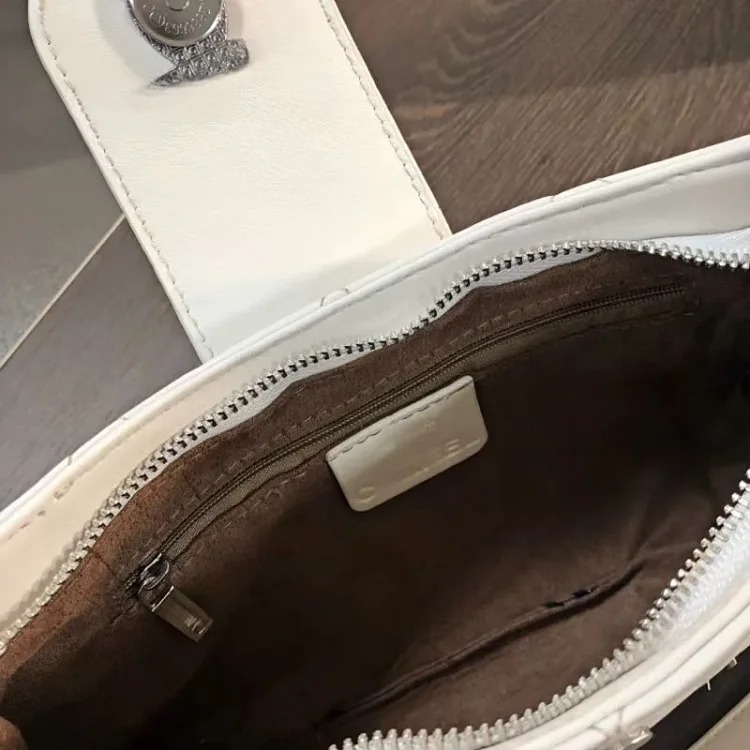 Large-capacity retro commuter chain shoulder bag for women 2024 new autumn and winter armpit bag popular crossbody tote bag trendy