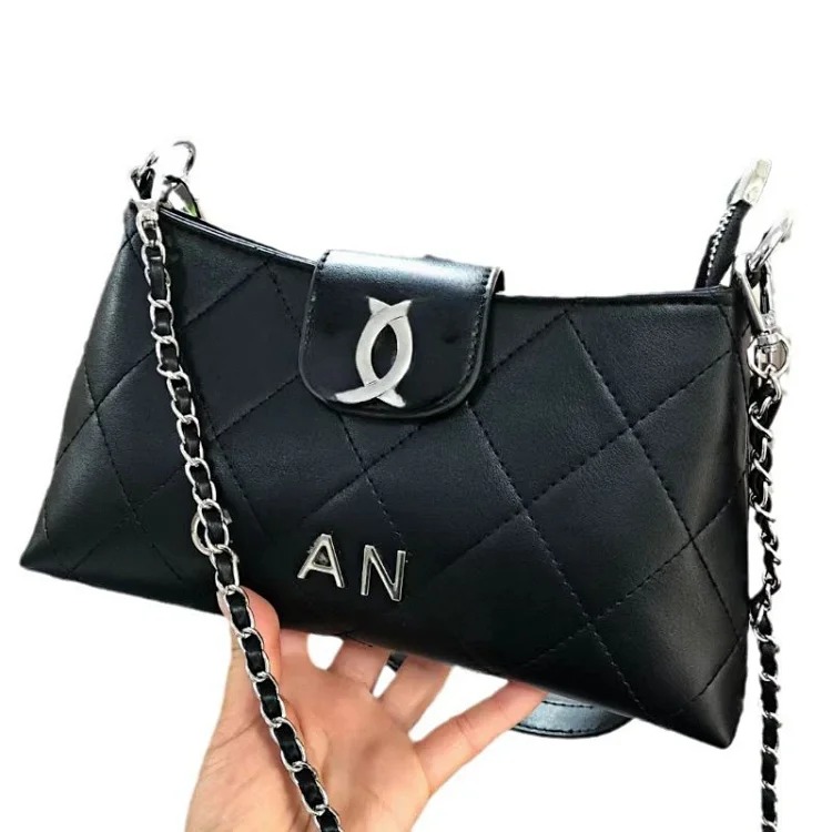 Large-capacity retro commuter chain shoulder bag for women 2024 new autumn and winter armpit bag popular crossbody tote bag trendy