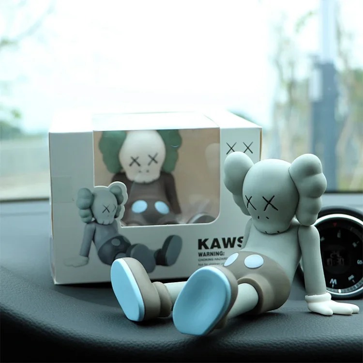 Boxed cartoon KAWS Cowes hand model doll car ornaments creative personalized car interior decoration supplies toys