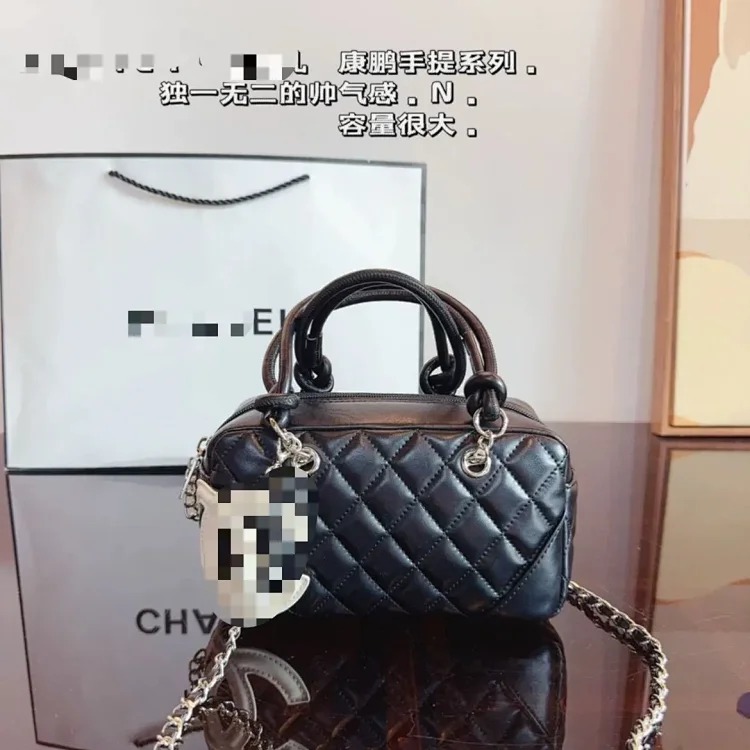 Wholesale black and white panda bowling ball vintage Kangpeng second hand rhombus pillow bag shoulder handbag