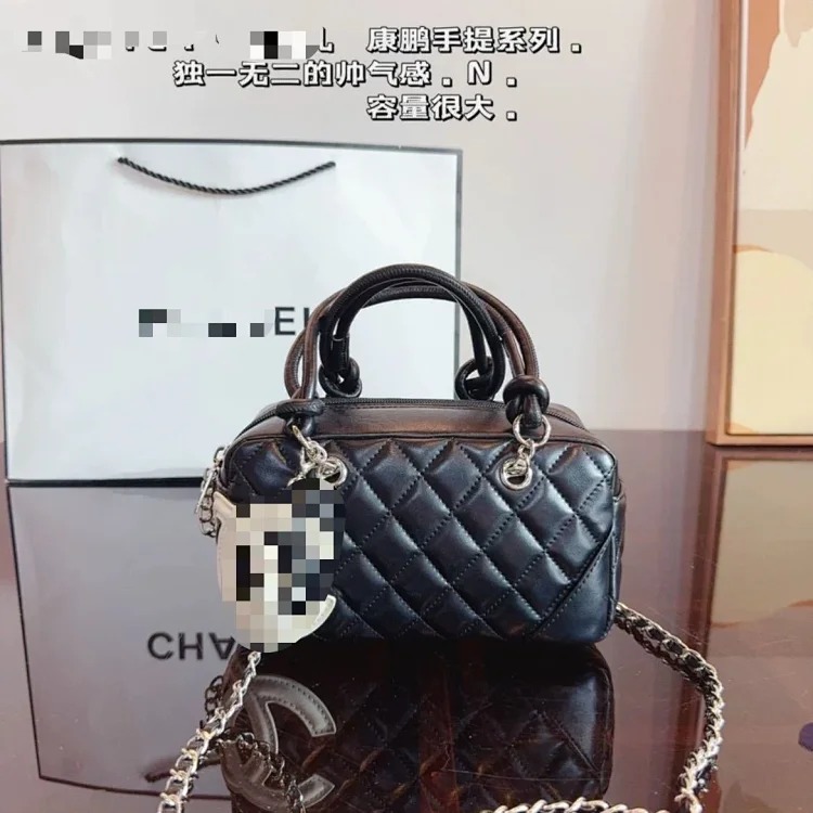 Wholesale black and white panda bowling ball vintage Kangpeng second hand rhombus pillow bag shoulder handbag