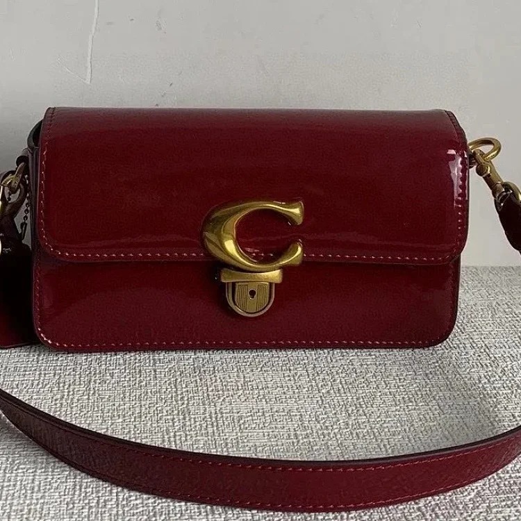 New Elegant, Fashionable, Simple and Versatile Crossbody Bag image 4