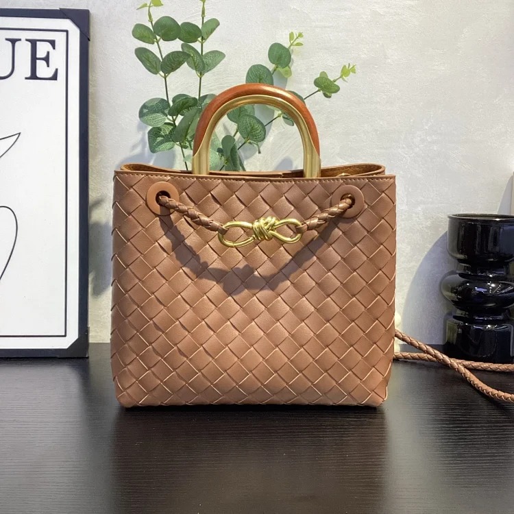 Bs cross-border popular hand-woven bag cowhide womens large-capacity handbag old money style tote shoulder cross-body(pic4) B's cross-border popular hand-woven bag cowhide women's large-capacity handbag old money style tote shoulder cross-body