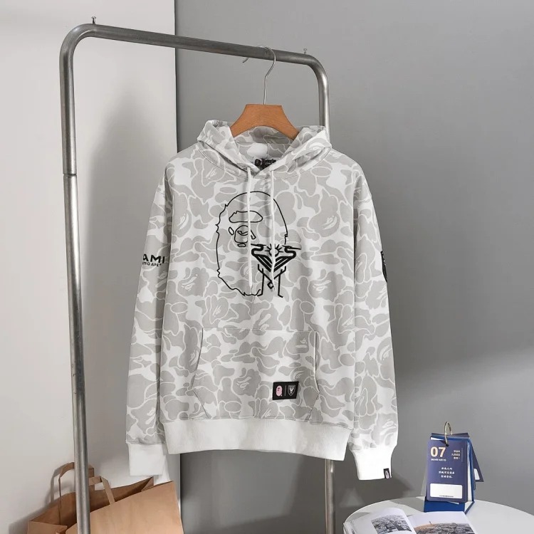 Simple, versatile and fashionable sweatshirt