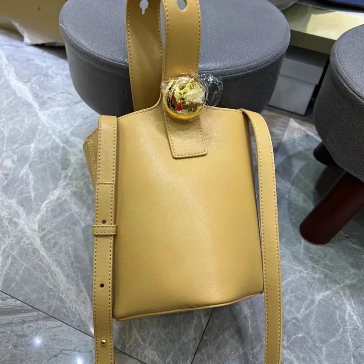 Correct Luojia 2025 new Pebble Bucket bucket bag imported cowhide single shoulder crossbody handbag
