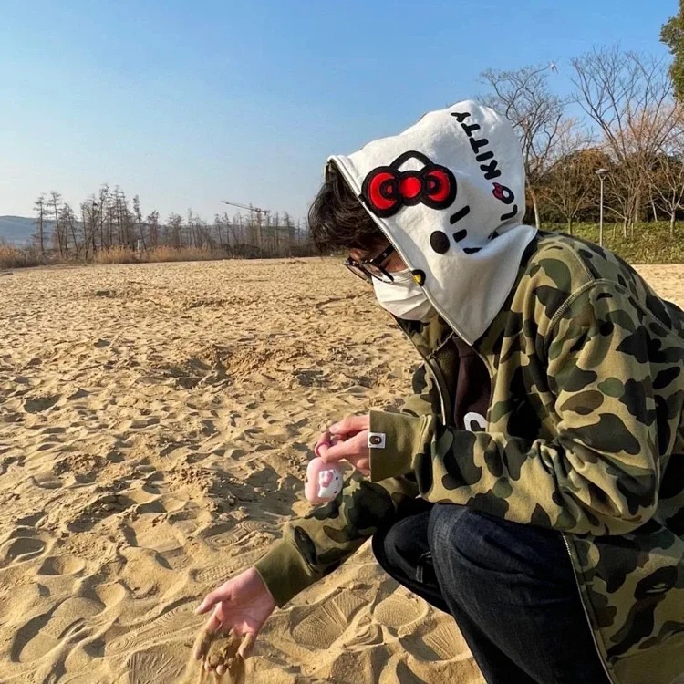 Classic shark sweatshirt jacket