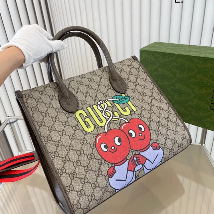 G fashion bag