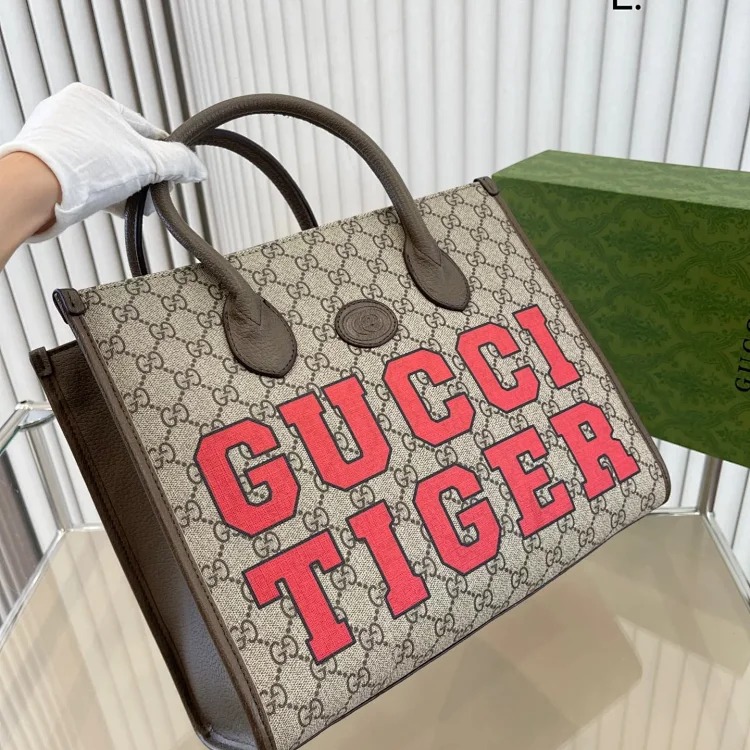 G fashion bag