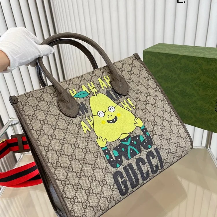 G fashion bag