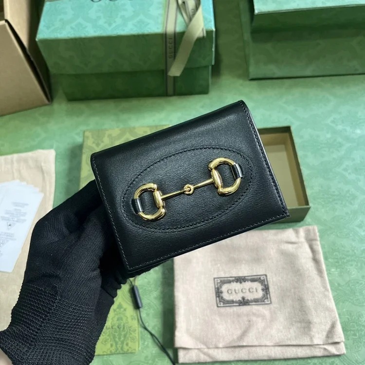 Wallet image 6