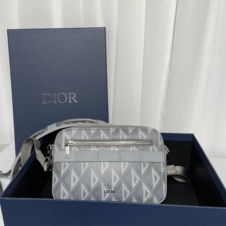D fashion bags