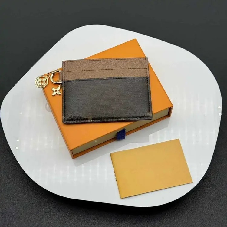 Popular batch of European and American foreign trade classic letter full leather embossed card holder wallet original quality document card holder 82739
