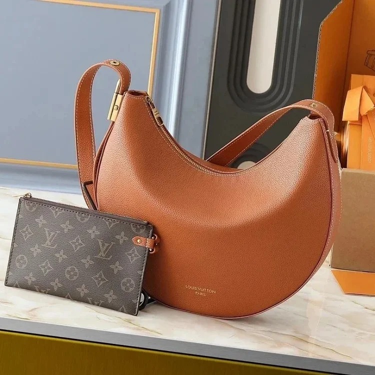 Ladies calfskin shoulder bag 630 image 3