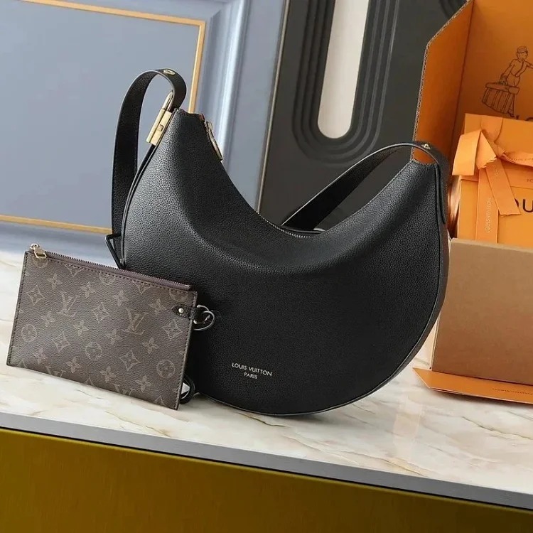 Ladies calfskin shoulder bag 630 image 4
