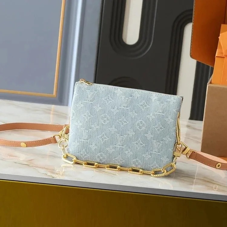 Ladies calfskin shoulder bag 630 image 5