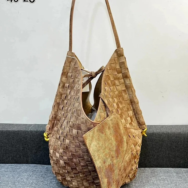 New trendy and high-end fashionable large-capacity commuter shoulder bag for women 637 image 5