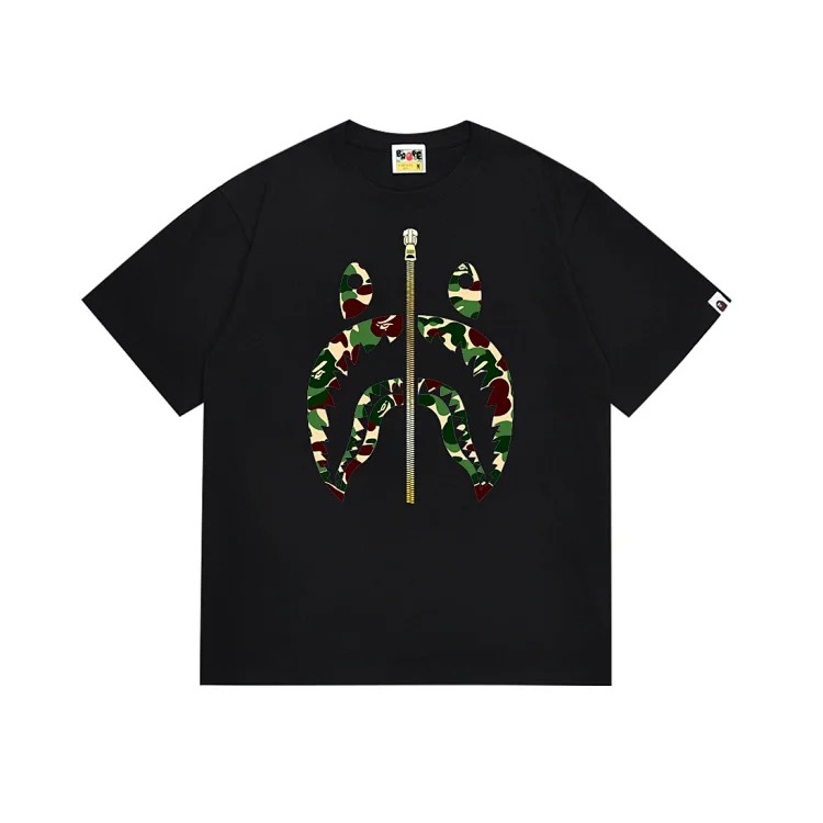 A BATÓHING APE T-shirt
