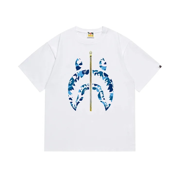 A BATÓHING APE T-shirt
