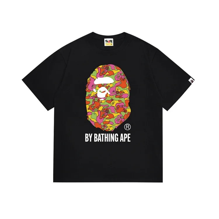 A BATÓHING APE T-shirt
