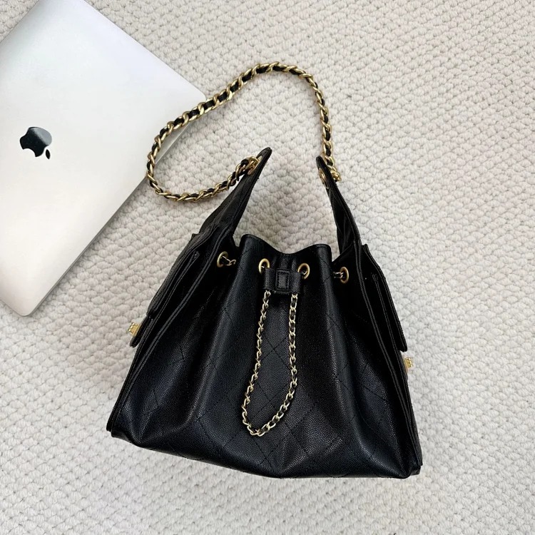 2025 new first-layer cowhide small fragrant rhombus hobo chain armpit bag large capacity fashionable commuter shoulder bag
