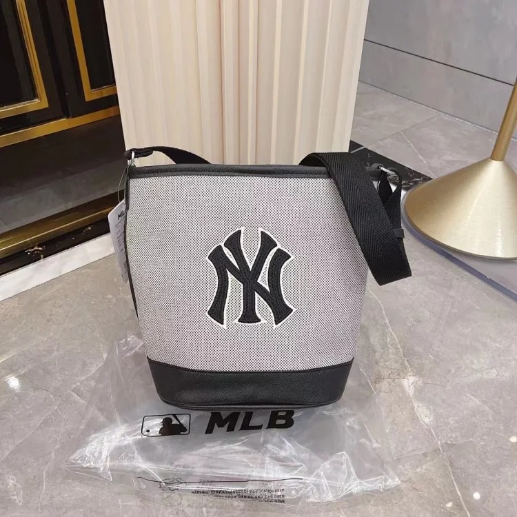 M fashion bag