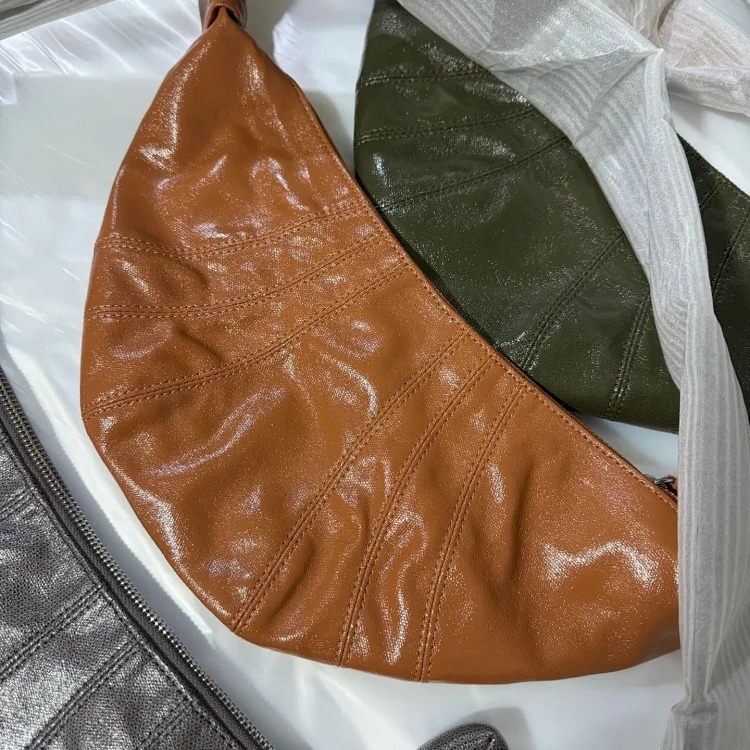 Right Linen coated LE knotted croissant, fashionable croissant bag, versatile trendy dumpling bag, cross-body armpit bag