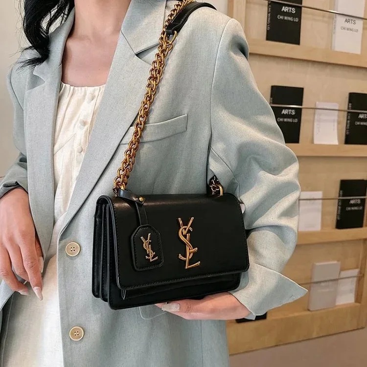 Fashionable simple bag