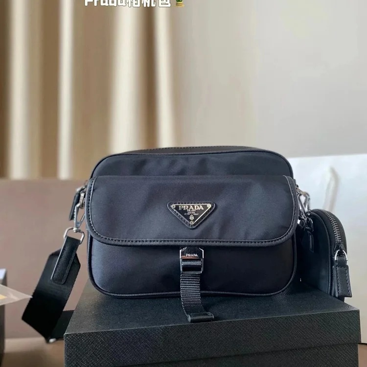 Classic versatile crossbody bag 011