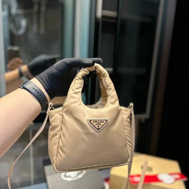 Classic versatile crossbody bag 011