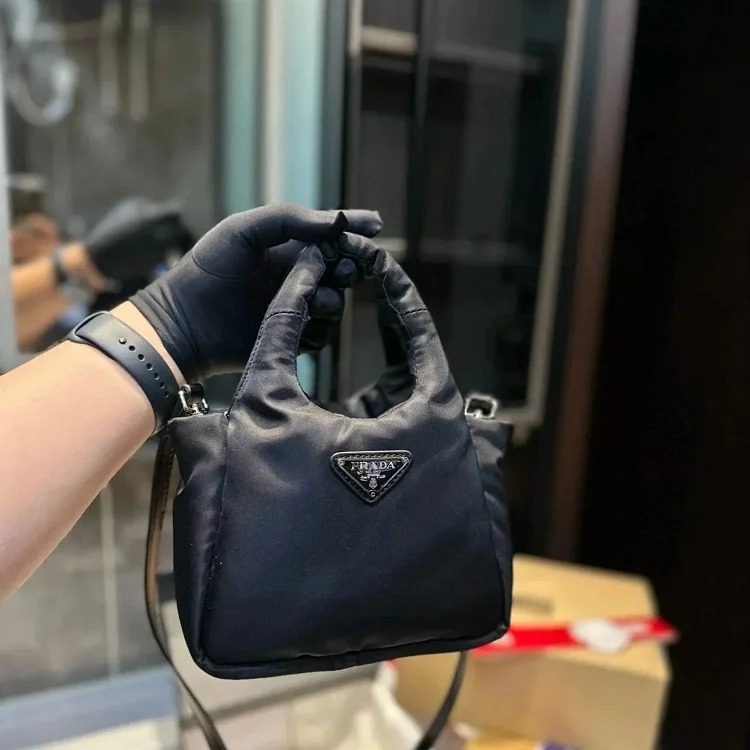 Classic versatile crossbody bag 011